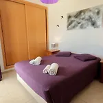 Olhos De Agua 1br With Pool, Ac And Free Parking Apartman *