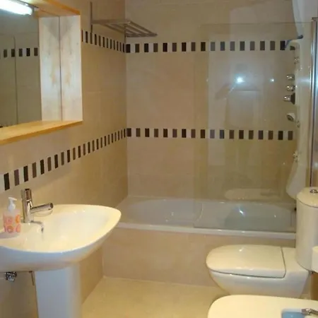 Olhos D' Agua 1Br W Pool & Parking By Lovelystay Appartement