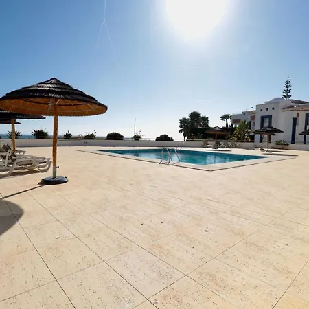 Olhos D' Agua 1Br W Pool & Parking By Lovelystay *