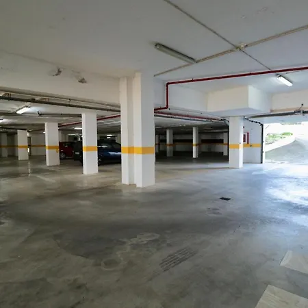 Olhos D' Agua 1Br W Pool & Parking By Lovelystay Appartement